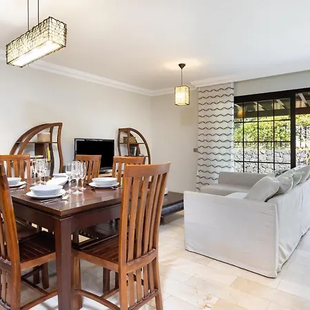 Amplia Casa Familiar Con Piscina 펜션